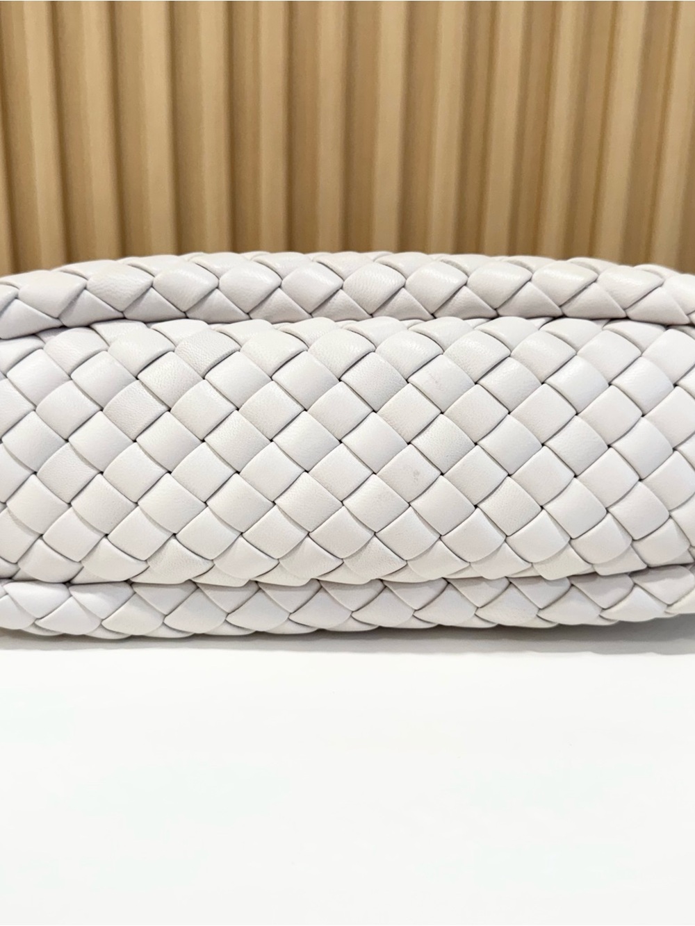 Bottega Veneta White Chalk Padded Intrecciato Leather Knot Shoulder Bag - Picture 6 of 13